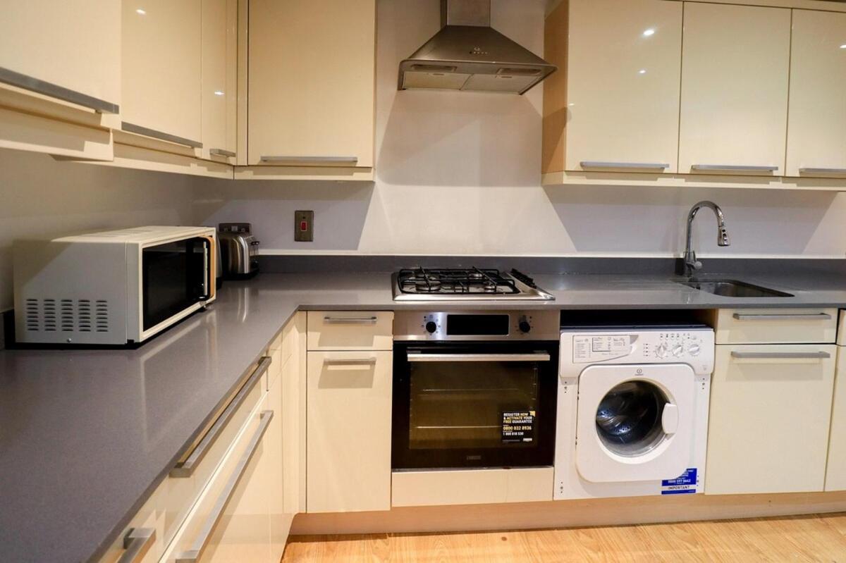 Canary Wharf 1-bedroom Apartment, Sleeps 3 - Prime Location * London